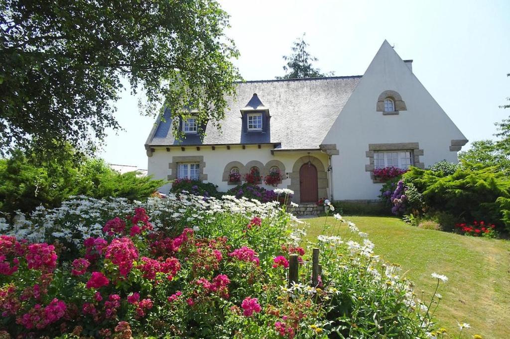 Apartment, Matignon Exteriör bild